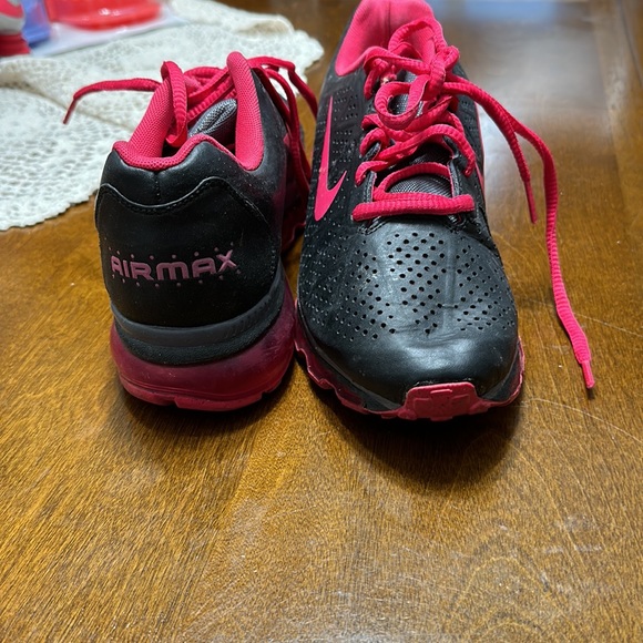 Nike Air Max - Picture 2 of 4